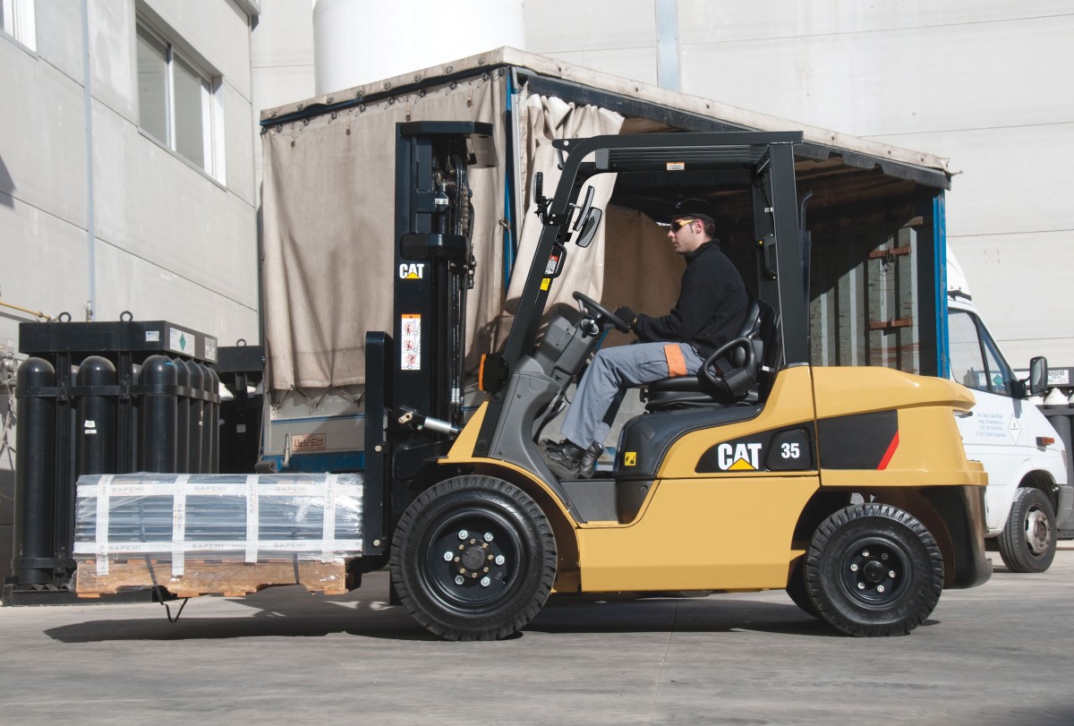 Your guide to Warehouse Forklifts Radnes Services